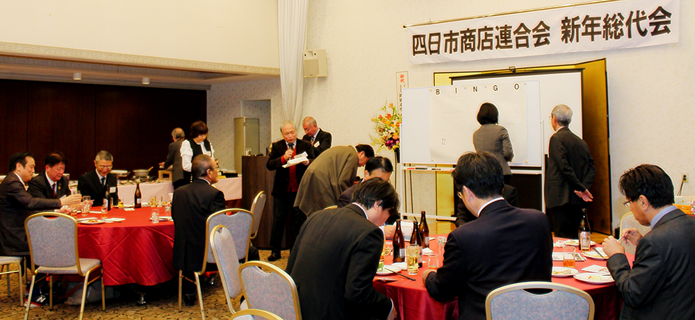 懇親会の様子_壇上周り