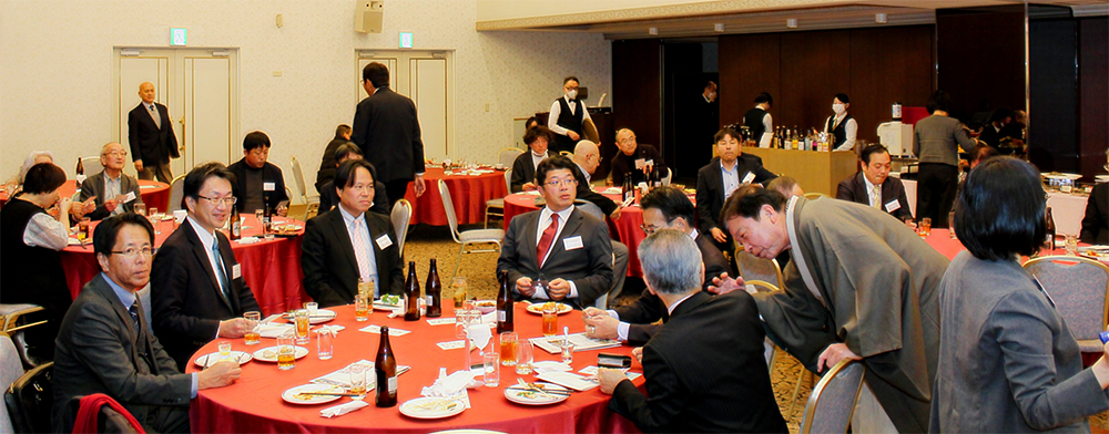 懇親会の様子_楽しむ皆様